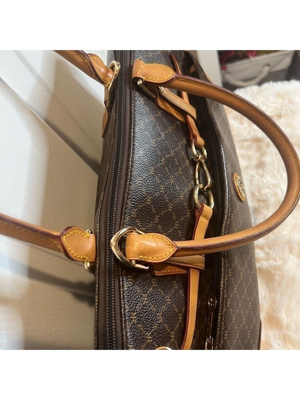 RIONI ITALIA PRINCESS SATCHEL. 14” x 5.3” x 9”. - Picture 6 of 15